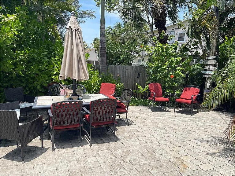 2904 Avenue B — Photo 10