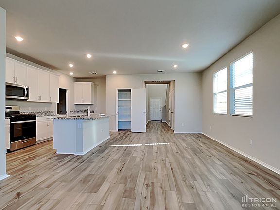 3rd image of 5224 Saddle Club Dr
