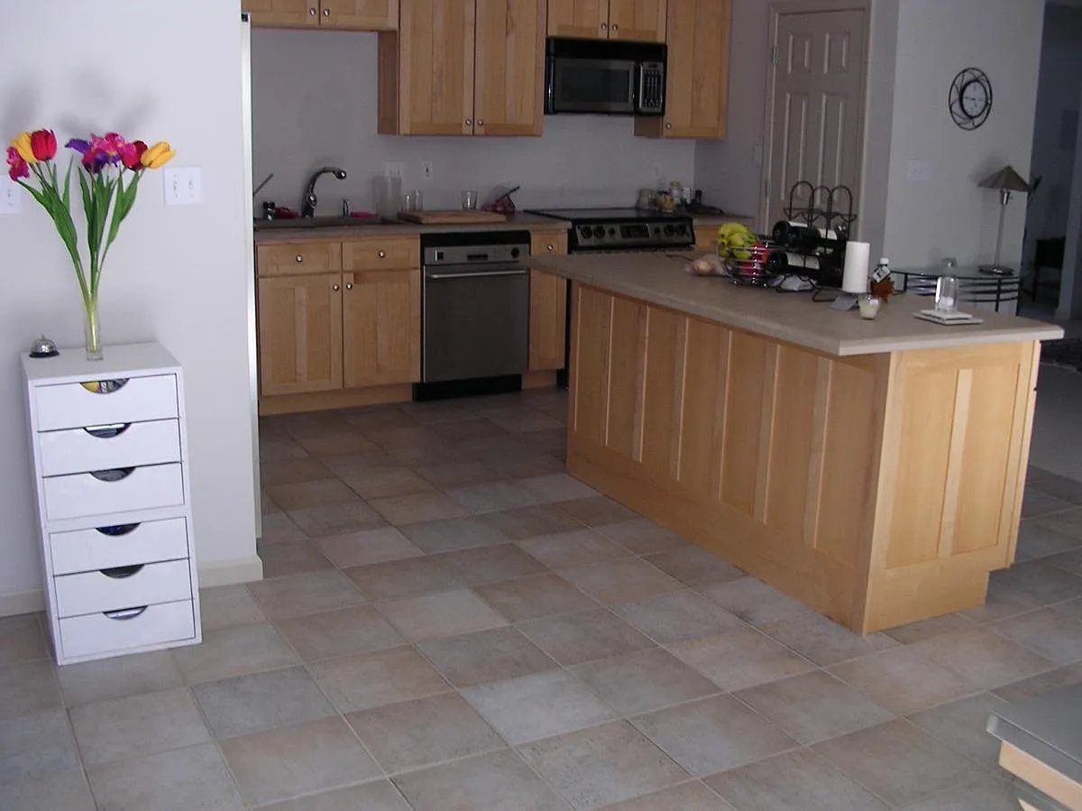 3 bed, 2.5 bath, 2662 sqft, $2,200 — Photo 3