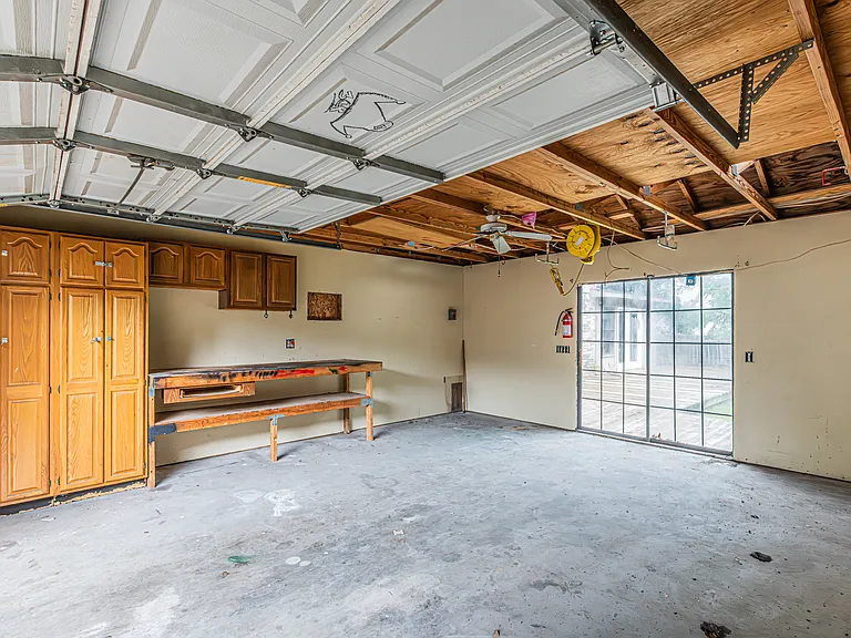 5203 Sutton Ct — Photo 43