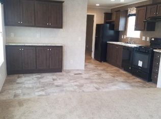 8495 Laverne St #232, Newport, MI 48166
