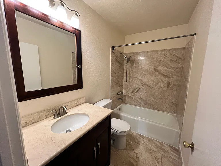 5646 La Mirada Ave #2 — Photo 13