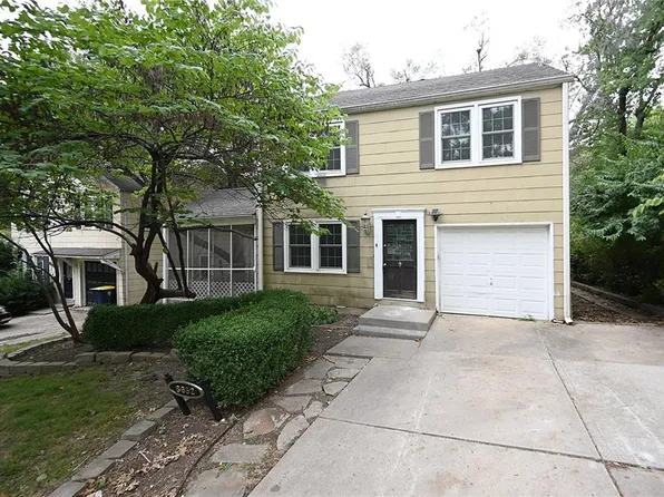 8652 Minnehaha Ln, Kansas City, MO 64114
