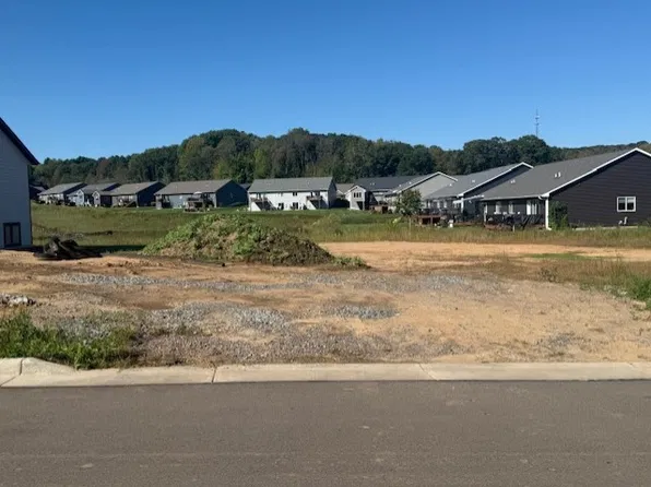 5036 Timber Bluff Drive, Eau Claire, WI 54701