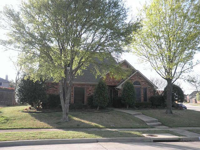 1st image of 961 Camden Dr