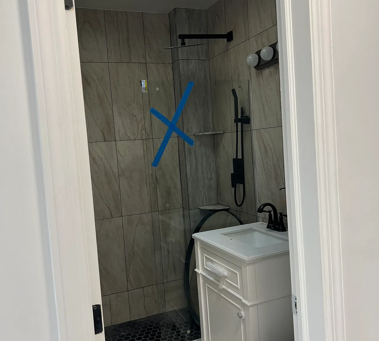 3 bed, 1000 sqft, $3,300 — Photo 4