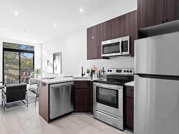 3rd image of 368 Weirfield St #6