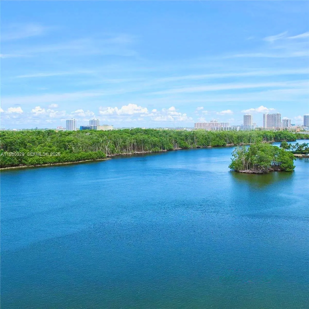 Building Photo - 400 Kings Point Dr #812