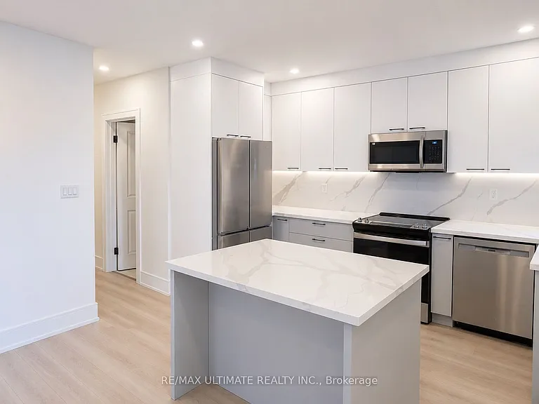 810 Bloor St W #200 — Photo 1