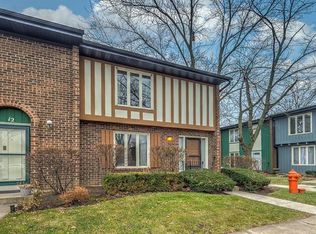 11 Kensington Loop, Elgin, IL 60123