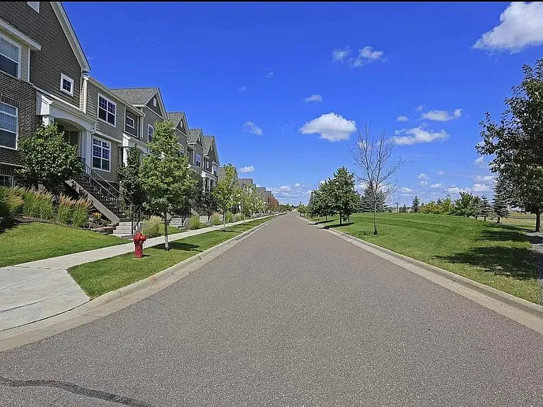 12256 Lakeview Dr N — Photo 28