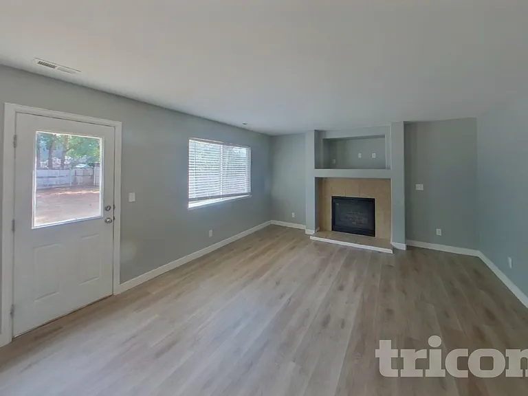 7271 Araia Dr — Photo 2