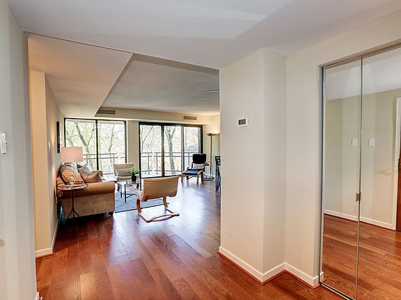 3rd image of 1530 Key Blvd APT 310