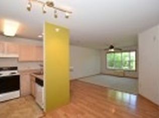 7307 N Port Washington Rd UNIT 208, Glendale, WI 53217