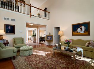 70 Hedgerow Ln, Manalapan, NJ 07726