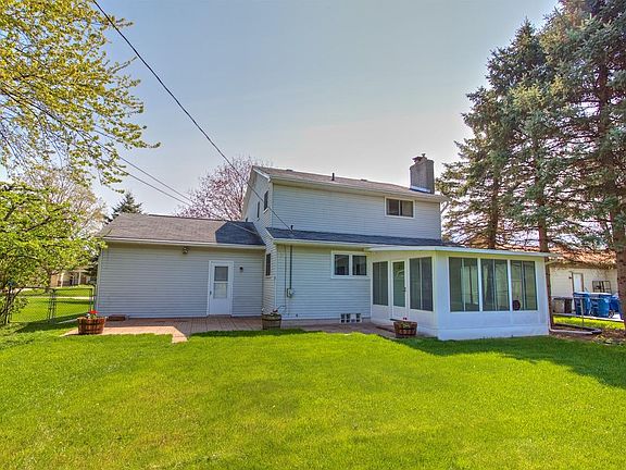 2nd image of 2850 Foster Ave
