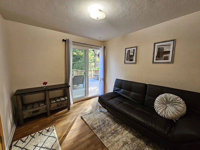 1560 NE 106th St #1 — Photo 32