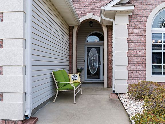 2nd image of 653 Sandberg St.