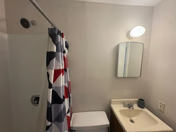 135 Chadwick St APT 12, Portland, ME 04102