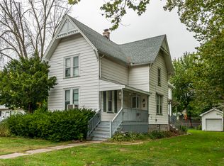 325 W 4th St, Sandwich, IL 60548