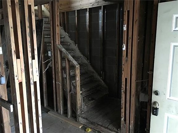 5th image of 3804 Juno Dr