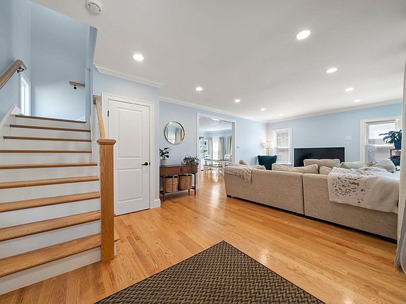 2nd image of 11 Birchbrow Ave