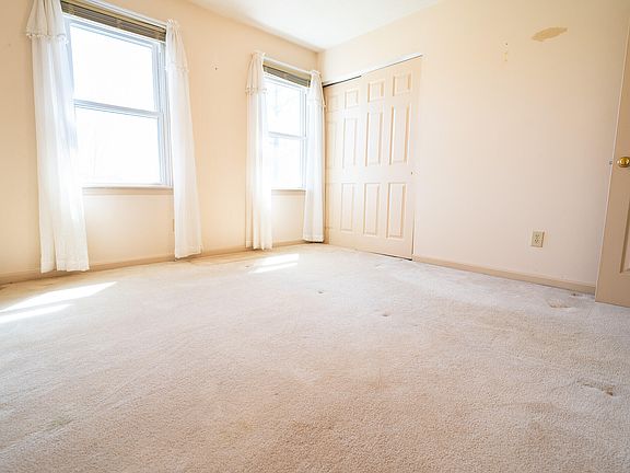 20th image of 11021 Paddock Dr