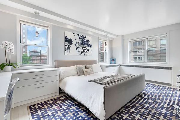 Sold by Compass | media 5