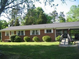 718 Haw River Hopedale Rd, Burlington, NC 27217