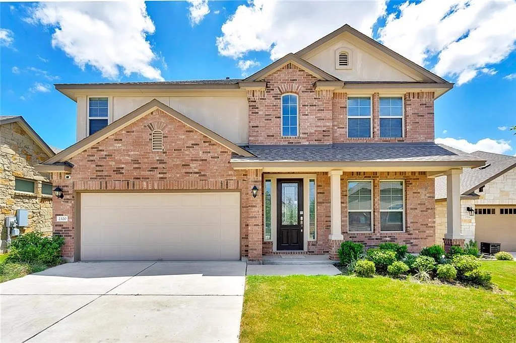 4 bed, 2.5 bath, 2692 sqft, $2,450 — Photo 1