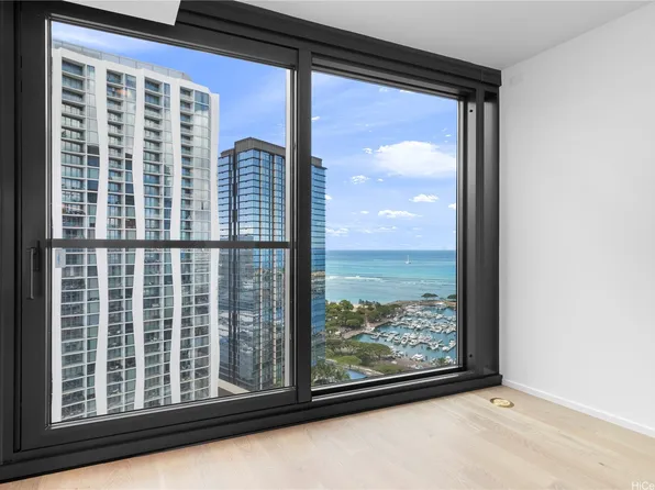 333 Ward Ave #2708, Honolulu, HI 96814