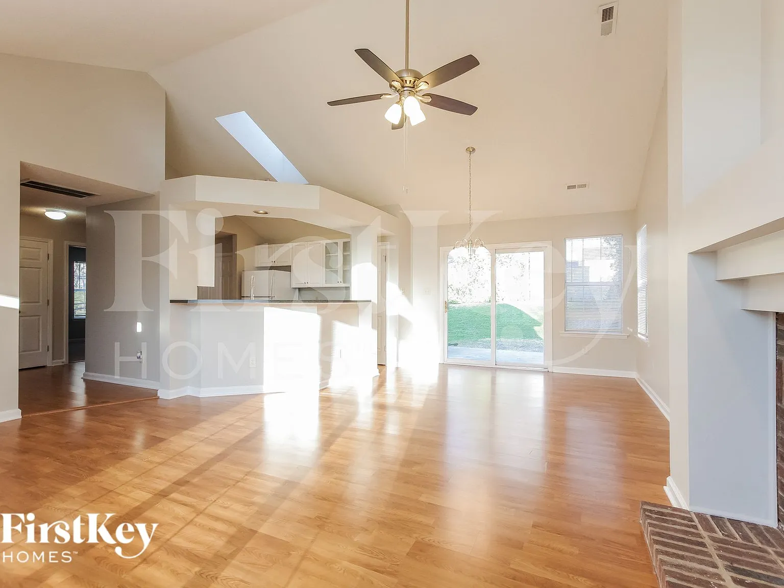 3 bed, 2.0 bath, 1442 sqft, $2,030 — Photo 2