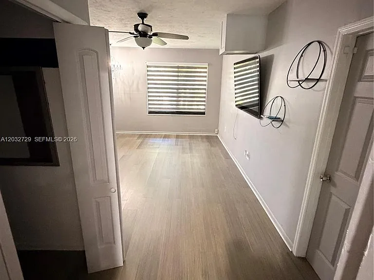 20451 NE 10th Pl — Photo 32