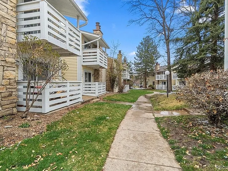 8555 Fairmount Dr #D204 — Photo 10