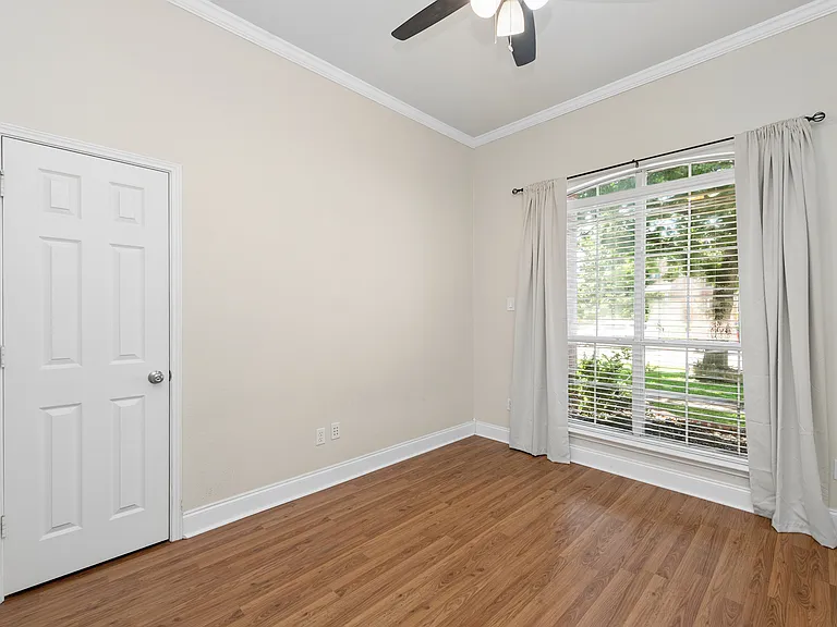 9733 Lovers Ln — Photo 9