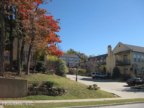 4th image of 44 N Olive Ave