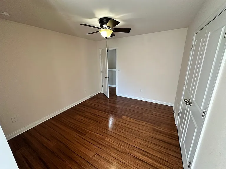 408 Cunningham Ln — Photo 24