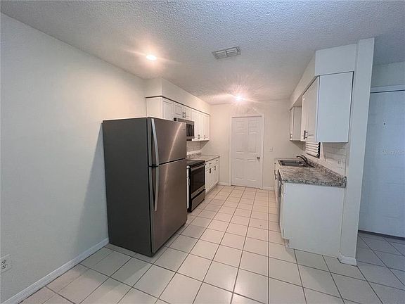 4th image of 73 Providence Ln #A