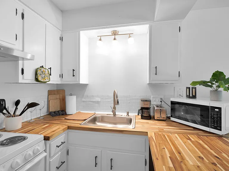 406 Edgar St #4 — Photo 4