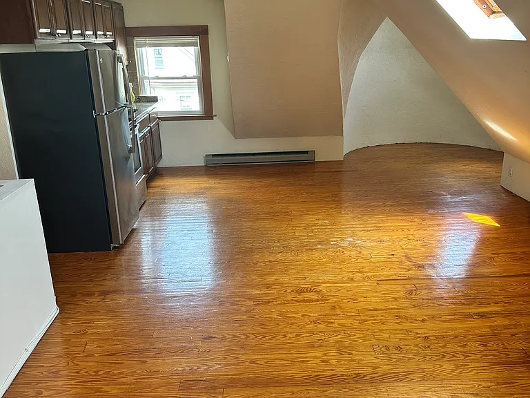21 Fuller St #3 — Photo 4