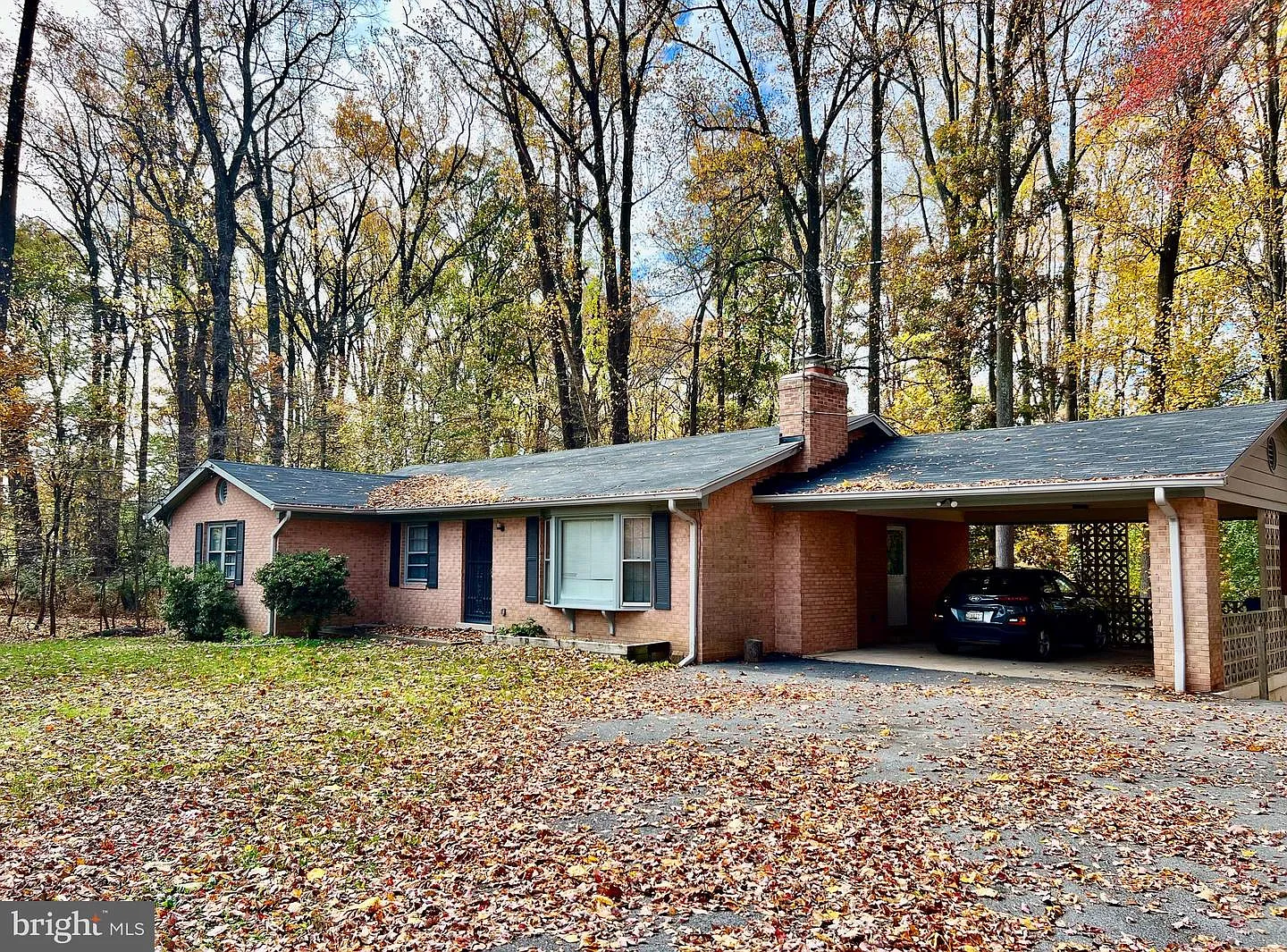 5 bed, 3.5 bath, 3882 sqft, $4,500 — Photo 2