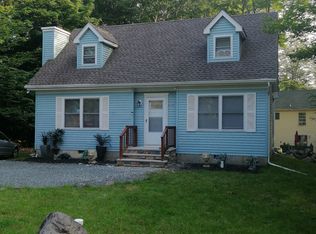 8058 Red Squirrel Dr, Tobyhanna, PA 18466