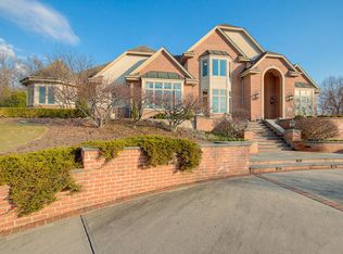 19635 Putneys Ct, Brookfield, WI 53045