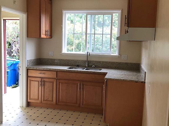 3rd image of 3729 Fletcher Dr
