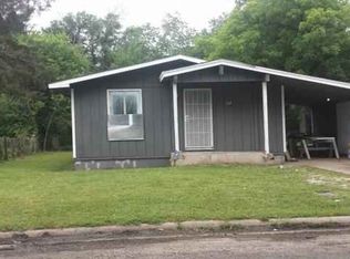 1312 E 3rd Ave, Corsicana, TX 75110