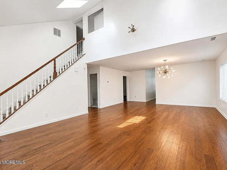 10 Madison Ct — Photo 6