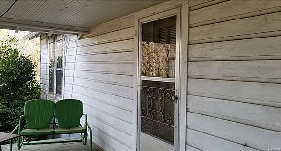 3rd image of 1065 Arney Dr
