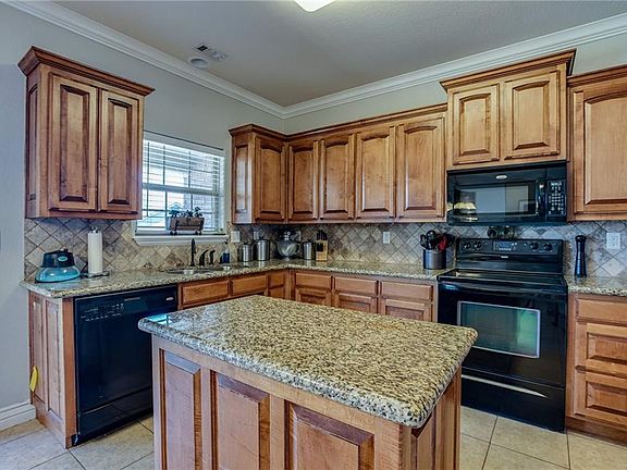 5th image of 305 W Hayden Blvd
