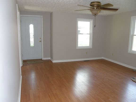 Den with laminant flooring