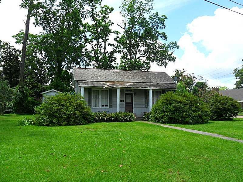 1st image of 419 Helen St